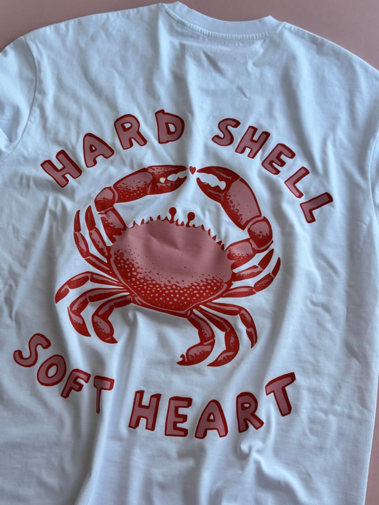 Image of hard shell soft heart crab graphics tee / jumper