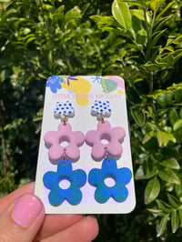 Image 2 of DAISY CHAINS - Pink/Blue