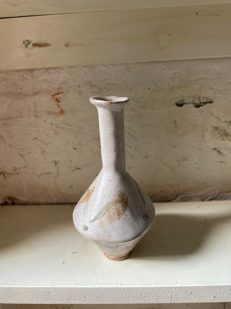 Small yield vase Image 3