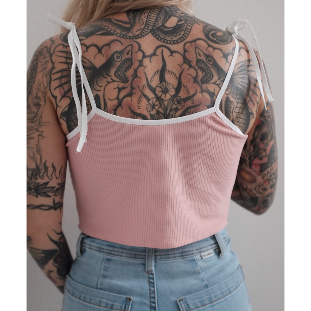 Image of Peeky ties top