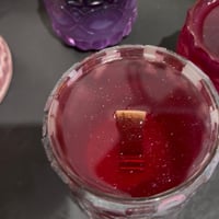 Image 4 of blackberry bay leaf scented candle