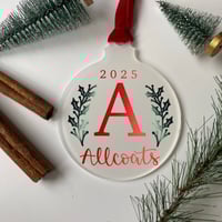 Personalised Initial & Surname Bauble 2025 – Hand Lettered Frosted Acrylic Wreath Decoration