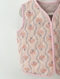 Image 1 of Gilet matelassé sans manche fille rose douceur