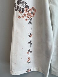 Image 4 of Oversize pants with flowerprintet   (xs-xxl)