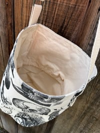 Image 5 of Skull Pattern - Can Bag