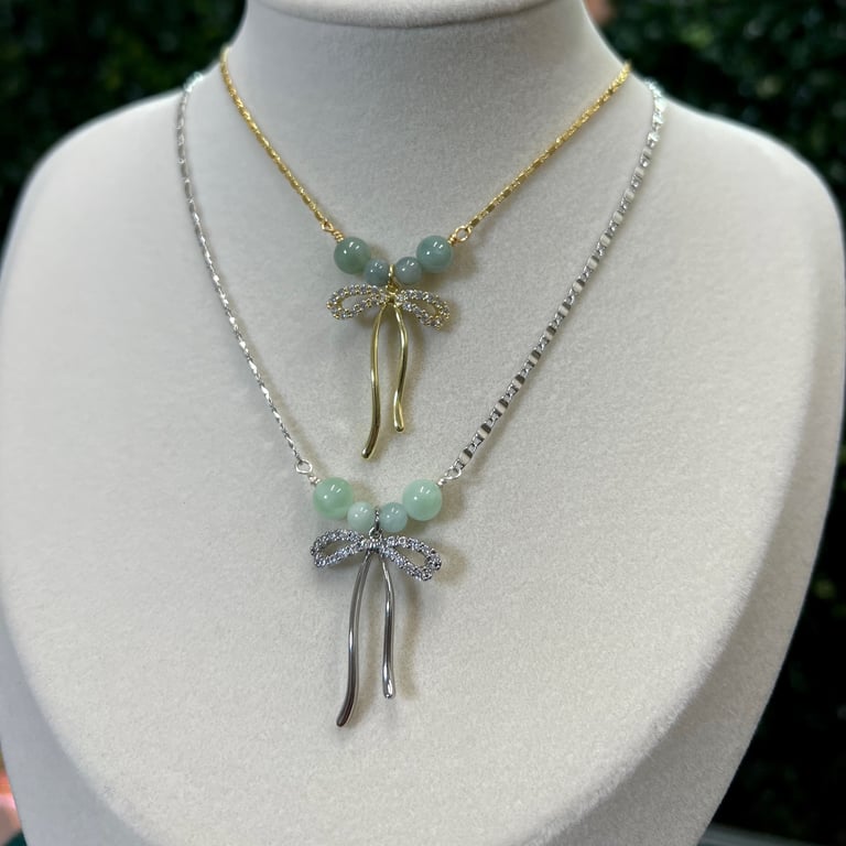 jaded bow necklace Image 2