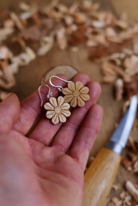 Image 4 of Daisy Flower- Earrings 