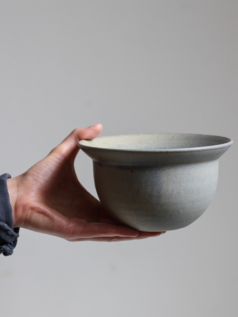 Image of mushroom shaped bowl in loch