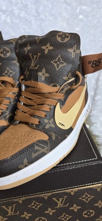 Image 3 of Size 9 Classic Sneakers w/ tote & Belt
