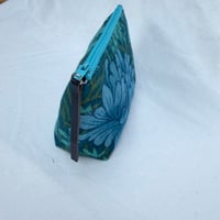 Image 3 of William Morris Standing Pouch No.13