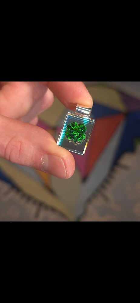 Image of 🍀 portal pendant 
