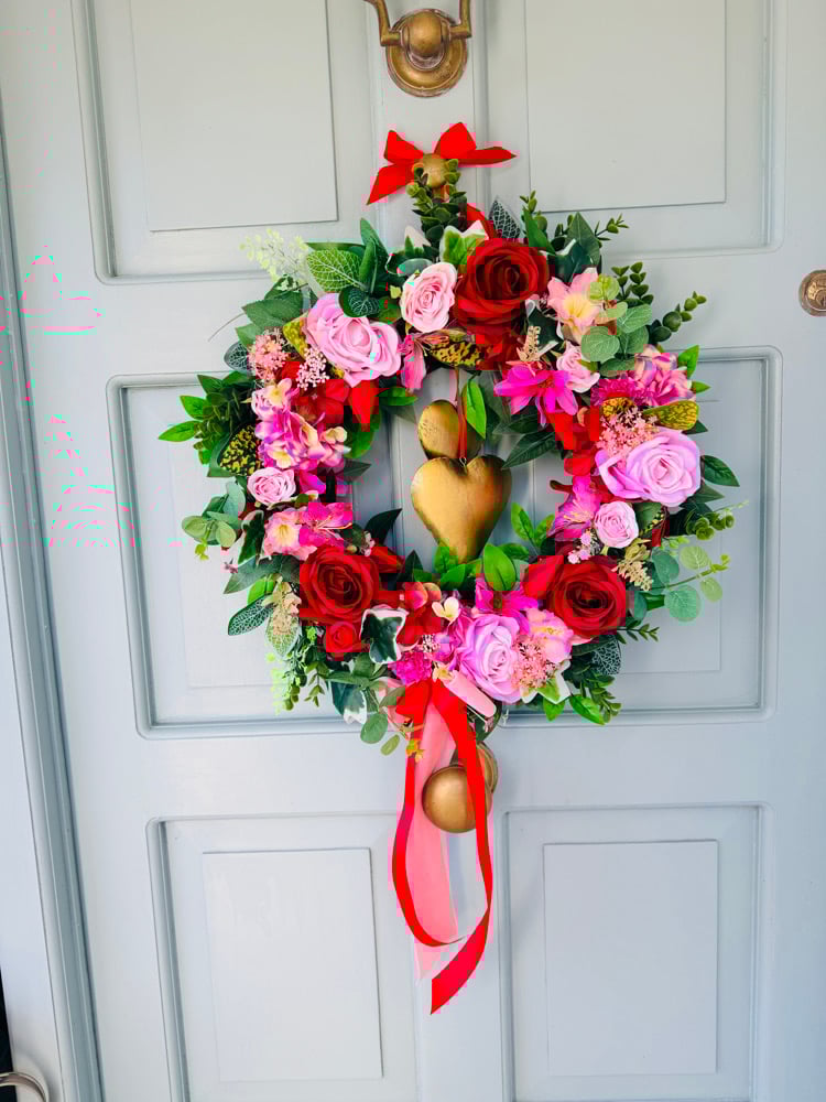 Image of 40cm Wreath with Hearts 