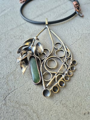 Spring pendant 