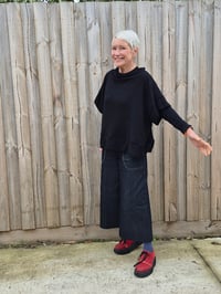 Image 2 of Squared Top-black 