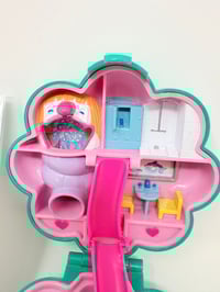 Image 10 of Ensemble bracelet et Polly Pocket La fleur Parc Aquatique COMPLET