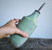 Image 2 of Oil Pourer in matte JADE