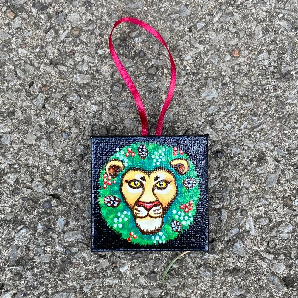 Image of Tiny Painting Ornament - Lion Wreath