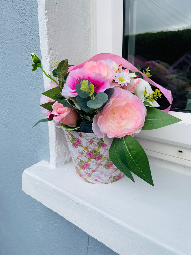 Image of 25cm Floral Gift Box 