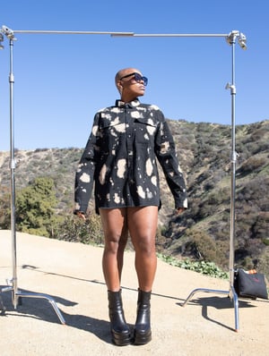 Image of BLACK SPLASH BUTTON UP