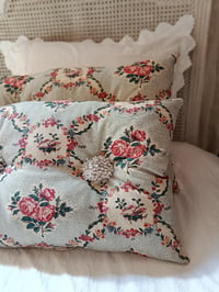 Image 1 of Coussin "Mémoire fleurie"