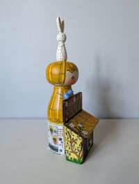 Image 4 of spring store