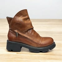 Image 1 of ROAMERS TATE TAN