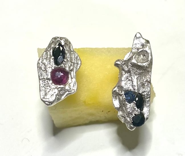 Embedded shard earrings 