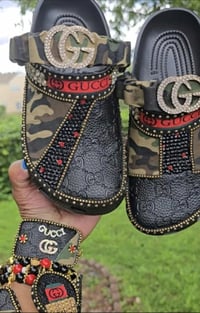 Size 8 Camo & Black Crocs w/ 3 Stack