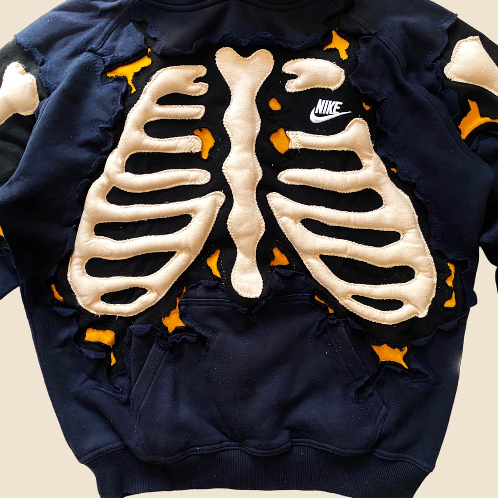 REWORKED NIKE 3D PUFF SKELETON HOODIE SIZE M