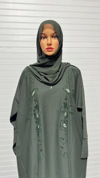 Image 4 of Luxurious Beaded close Abaya Abaya 
