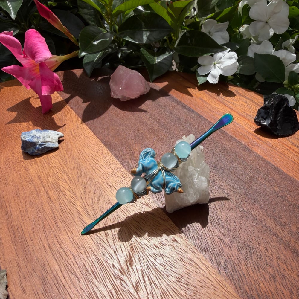 Image of blue carousel dab tool