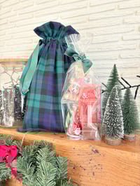 Image 6 of Le Pochon-cadeau avec son kit chocolat chaud gourmand ! 