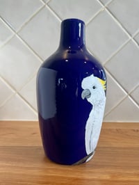 Image 3 of Sulphur-crested Cockatoo Vase