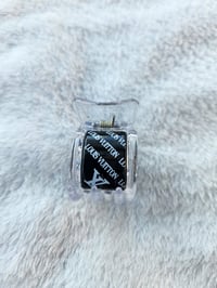 Image 2 of Clear Clip to hold Whenu