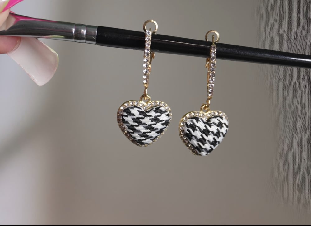 Image of Heart Houndstooth Zircon Earrings