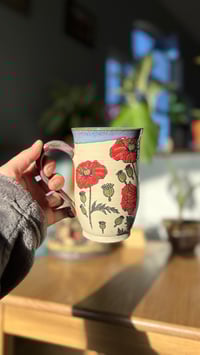 Image 5 of Poppy mug 01