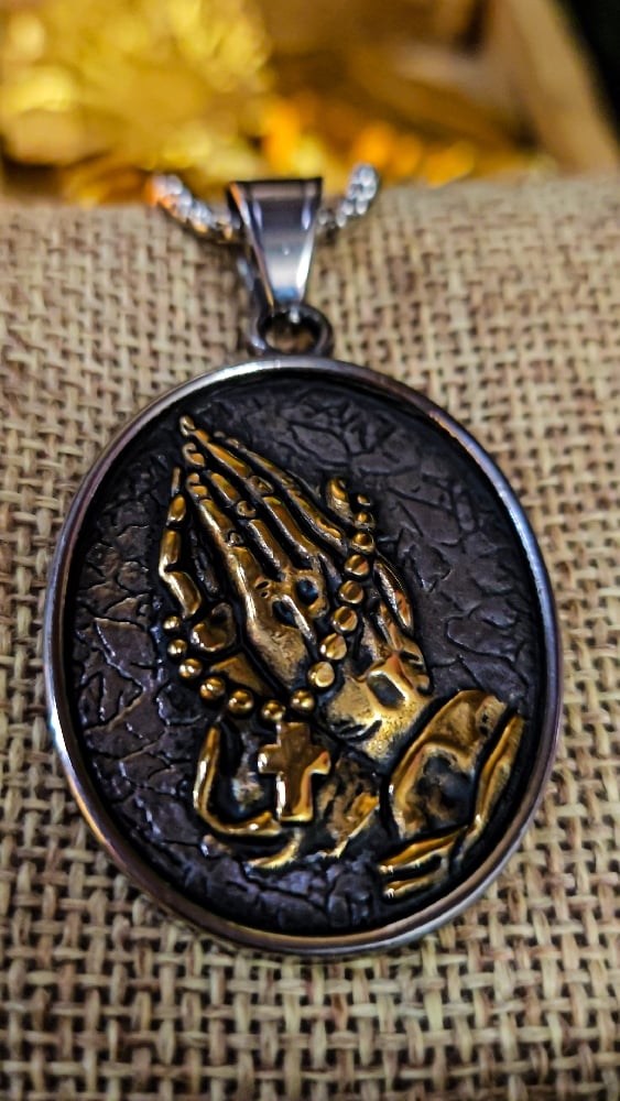 πThe Armored Kingdom: Hand of Grace Prayer Necklace - Gold