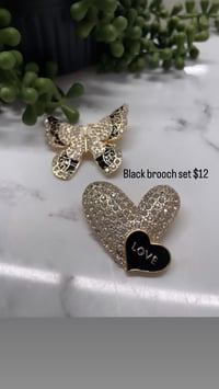 Black brooch set 