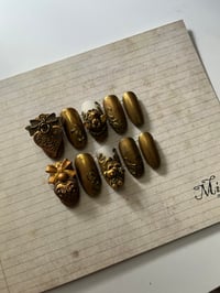 Brooches Set