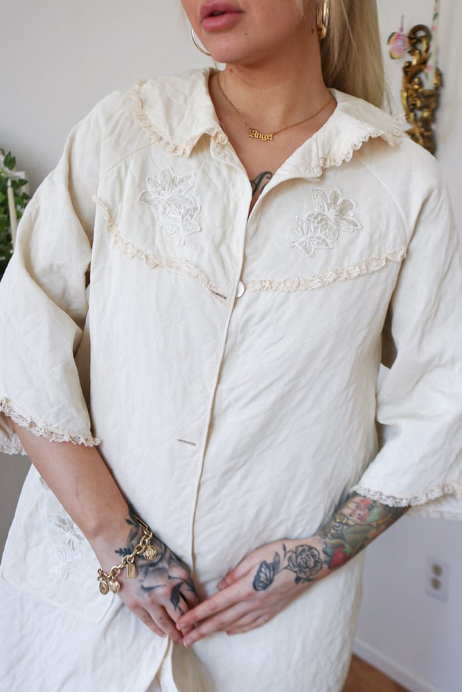 Image of 1950s D'signer by Formula Off White Quilted Bed Jacket (Medium)