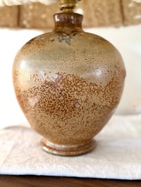 Image 3 of Lampe ceramique et abat-jour tricoté