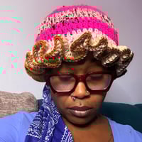 Image 3 of lipgloss on the blunt