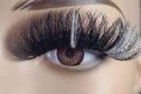 Image 1 of “Dat Girl” Glitter Lashes 18mm