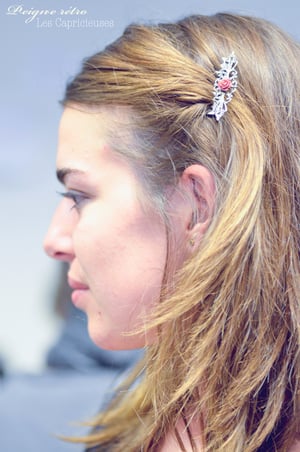 Image of Peigne élégant esprit rétro pour cheveux style année 50 bleu