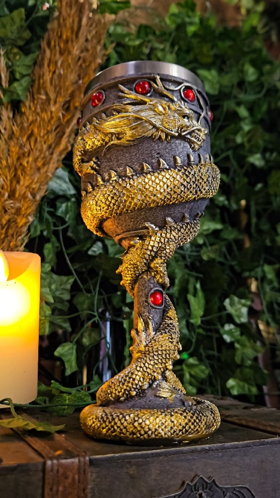 👑The Armored Kingdom Golden Dragon Crimson Goblet
