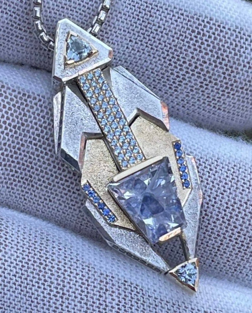 Image of Flourite included quartz