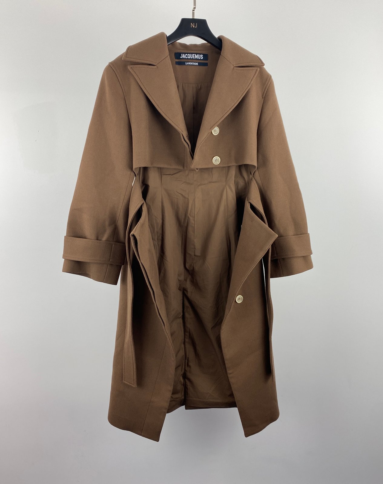 Jacquemus - Coat La Montagne | NJ & Friends | ADOPTE la Seconde