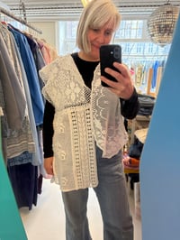 Image 9 of Daisy shirt, white (one size)