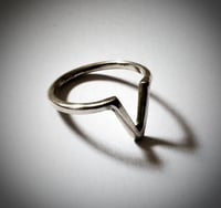 V Ring (2)