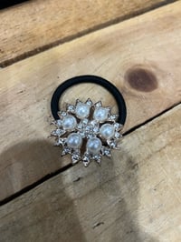 Pearl rhinestone hair tie 2